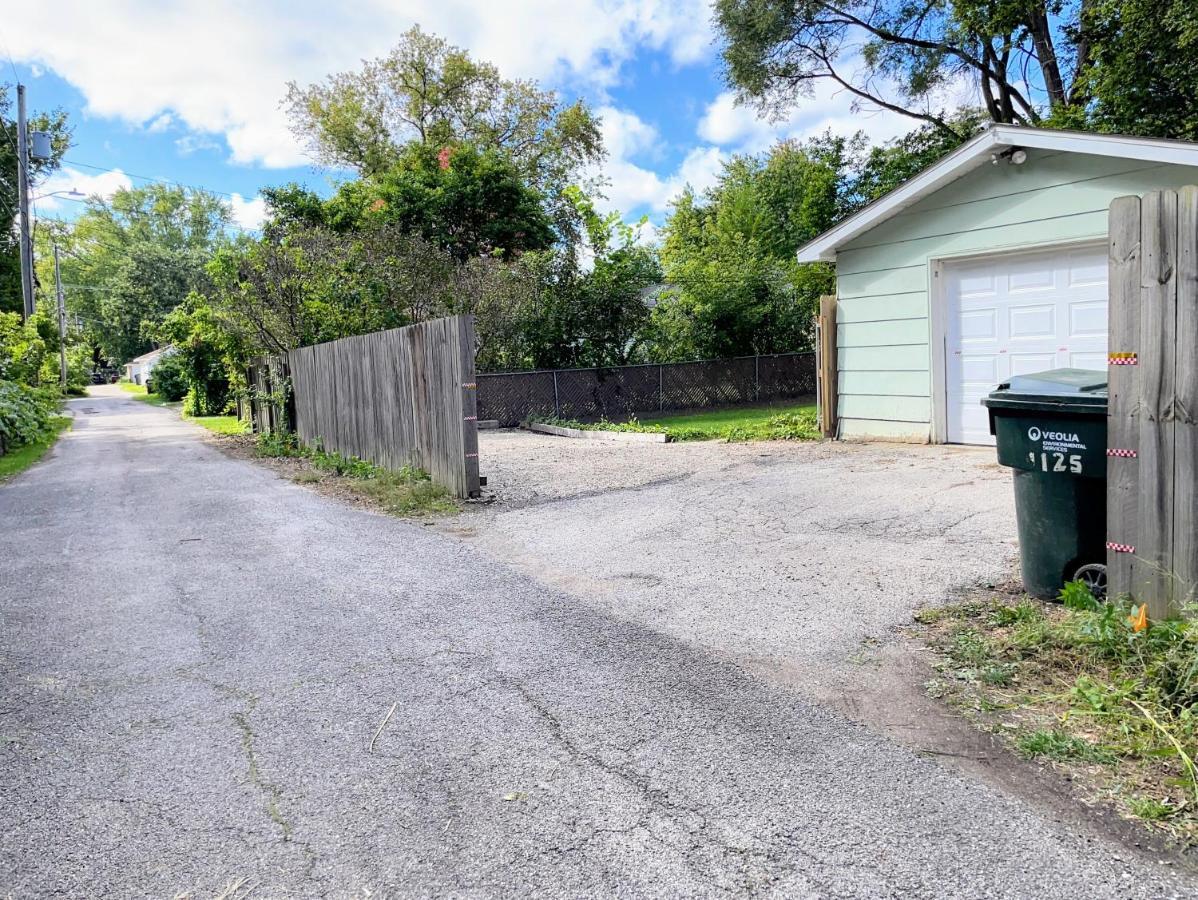 *King Bed/3Bds House Near Naval Base & 6Flags* Apartment Waukegan Exterior photo